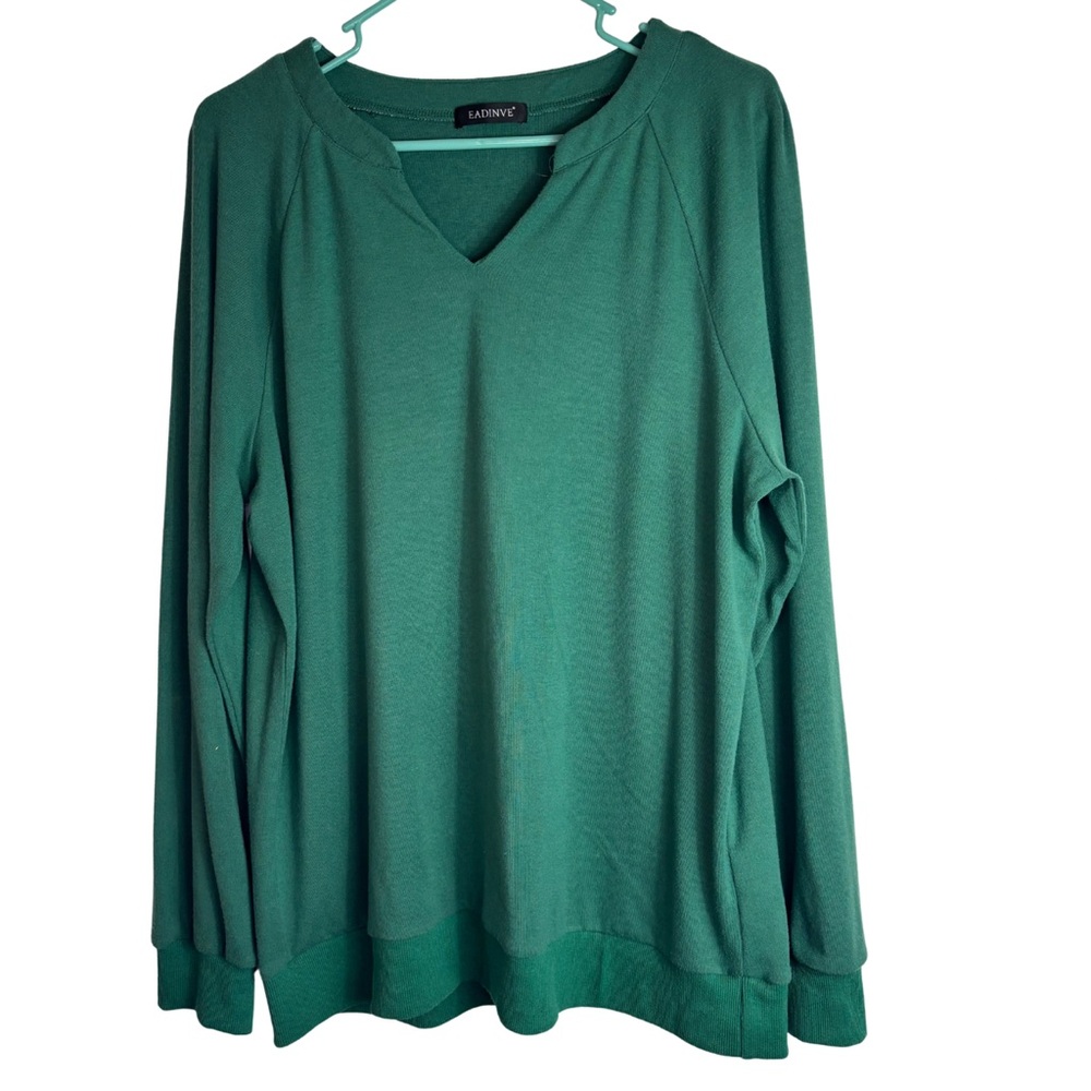 3/$20 Women's Green V-Neck Long Sleeve Top